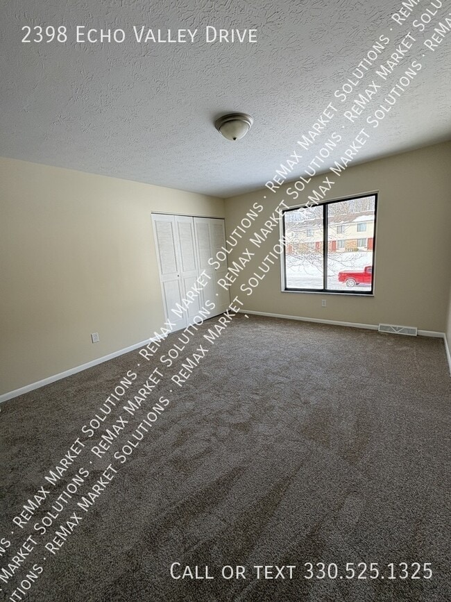 Building Photo - 2398 Echo Valley Dr