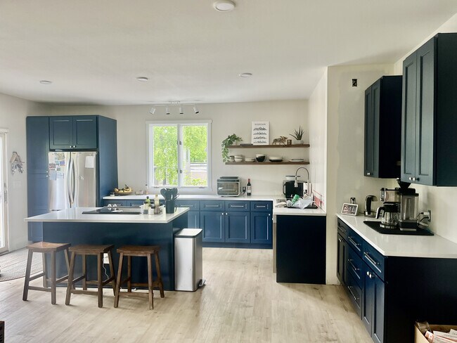 Building Photo - 2101 Solstice Cir