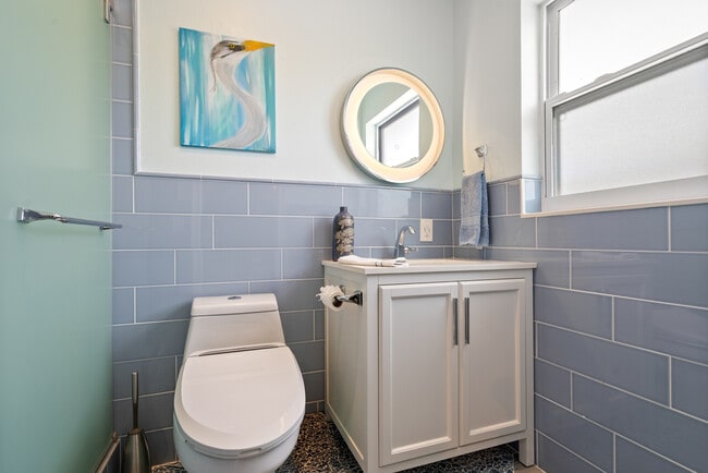 Building Photo - 4056 38th Way S