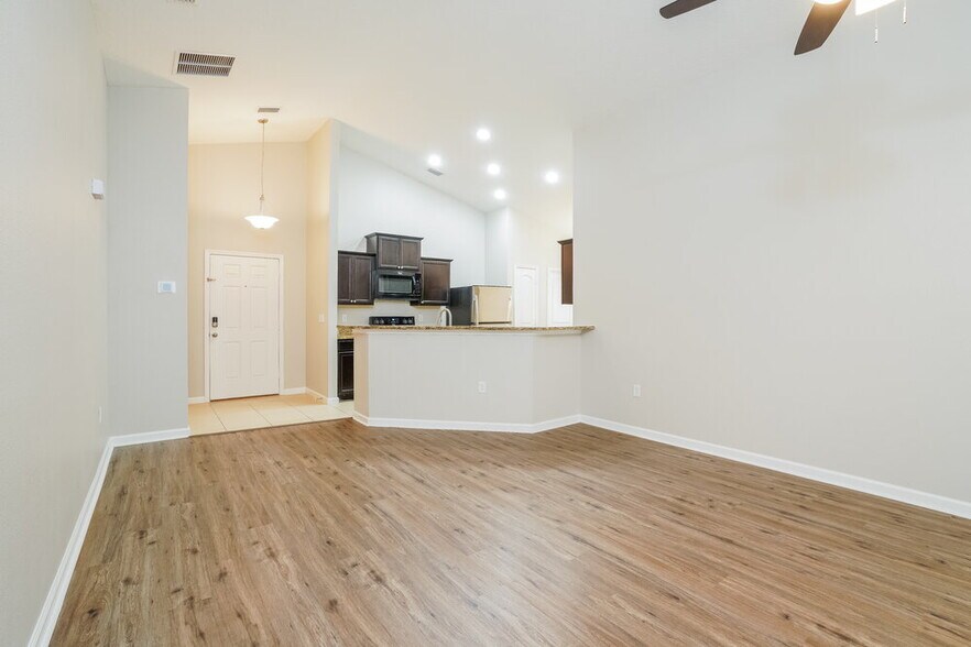 Building Photo - 3229 Hidden Meadows Ct