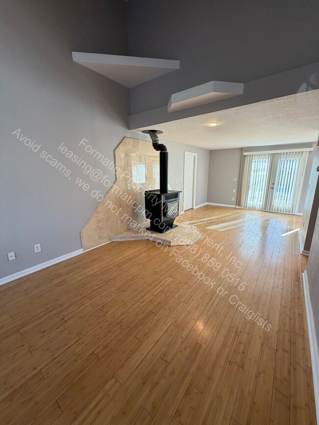 Building Photo - 17998 E Bellewood Dr