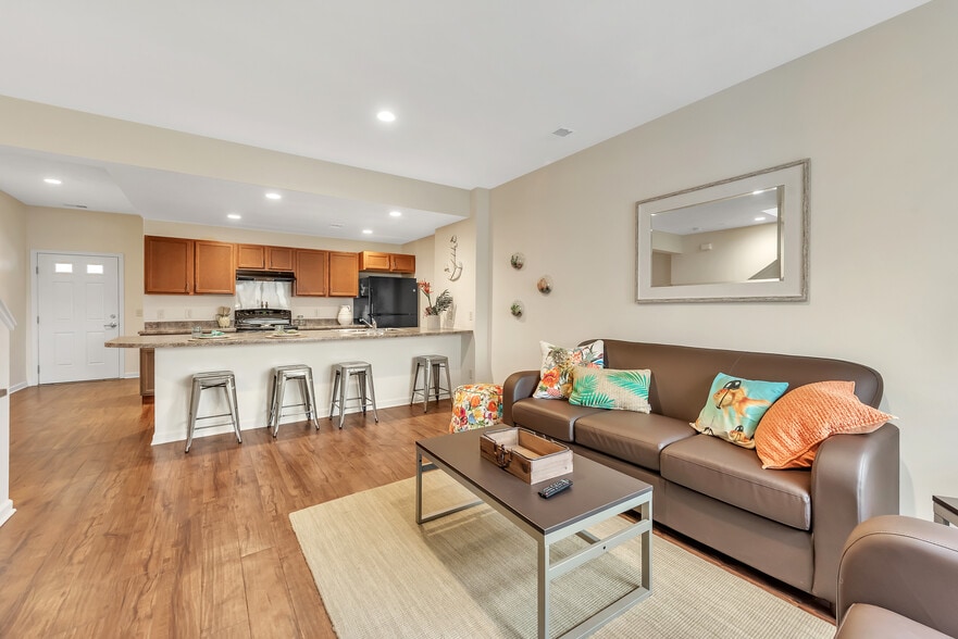 Building Photo - Trio Townhomes