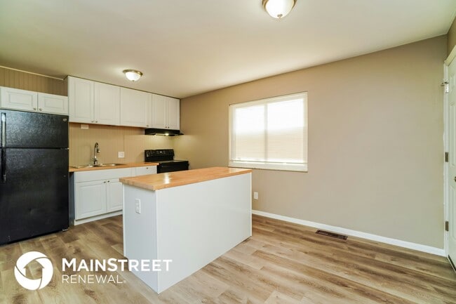 Building Photo - 2722 Key Pl