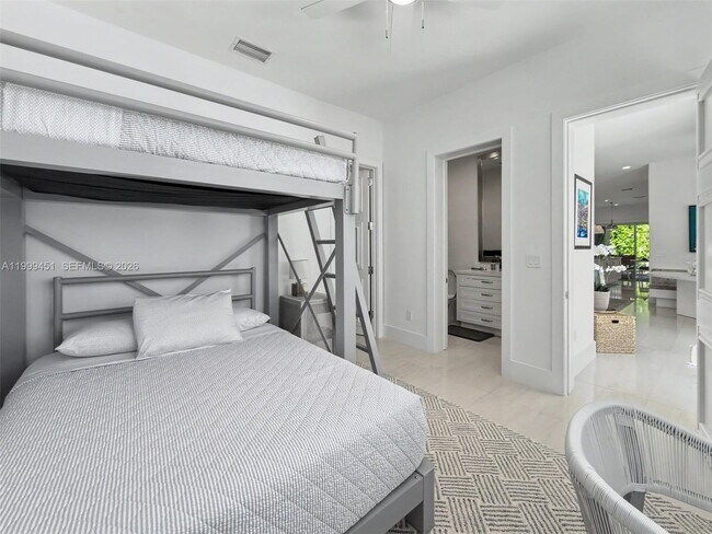 Building Photo - 13689 Deering Bay Dr