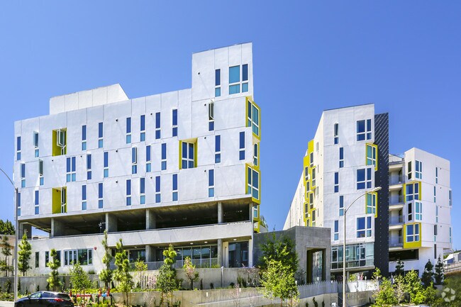 Building Photo - Mosaic Gardens at Westlake