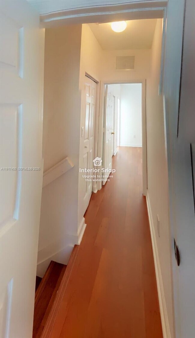 Building Photo - 3355 NE 13th Cir Dr