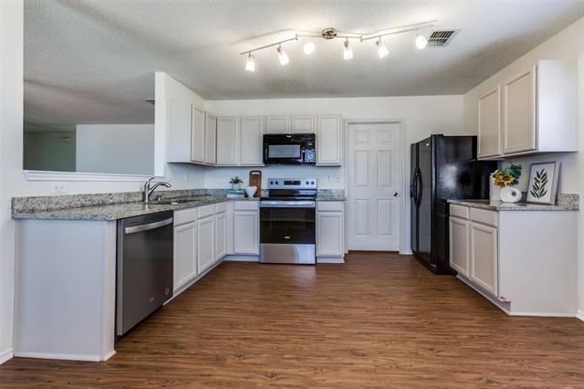 Building Photo - 2613 Salt Maker Way