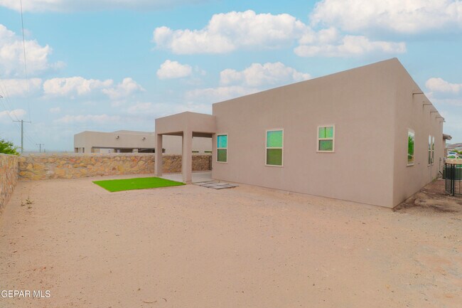 Building Photo - 12832 Haxby St