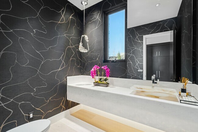 Building Photo - 3404 Wapiti Cyn Rd