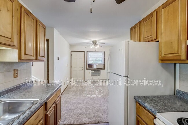 Building Photo - South Bird Street - 416