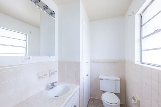 Building Photo - Charming Single-Level Brick Home with Large Yard & Patio in Little Rock