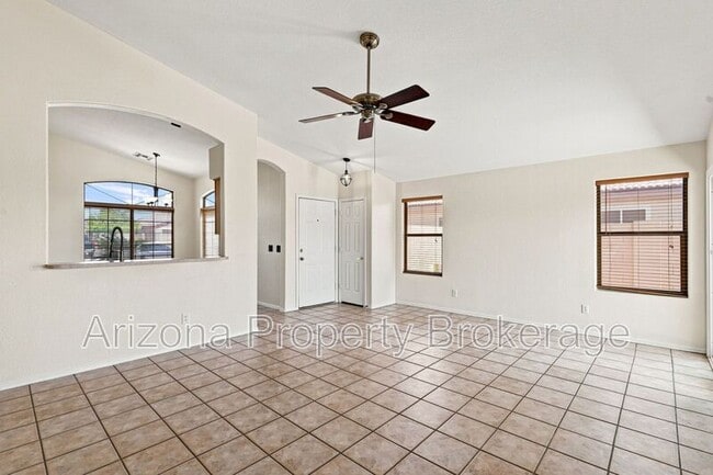 Building Photo - 1885 E Palomino Dr