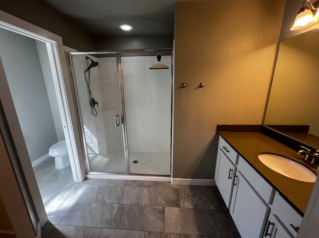Building Photo - Spacious 3-Bedroom Home in Prime Lehi Loca...
