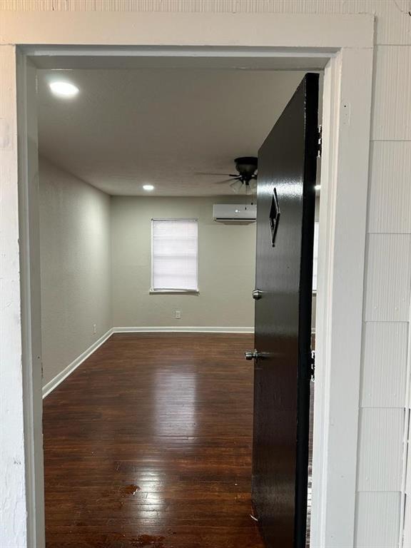 Building Photo - 1930 W Dallas St