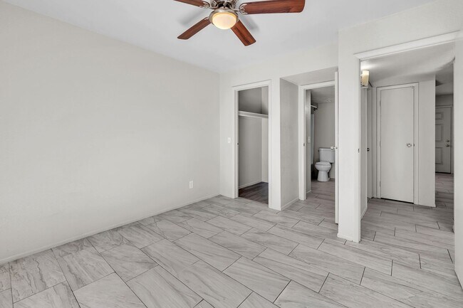 Building Photo - 45 N Phyllis