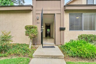 Building Photo - Great three bedroom/two bath single level ...