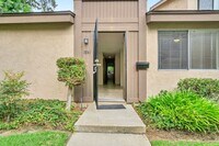 Building Photo - Great three bedroom/two bath single level ...