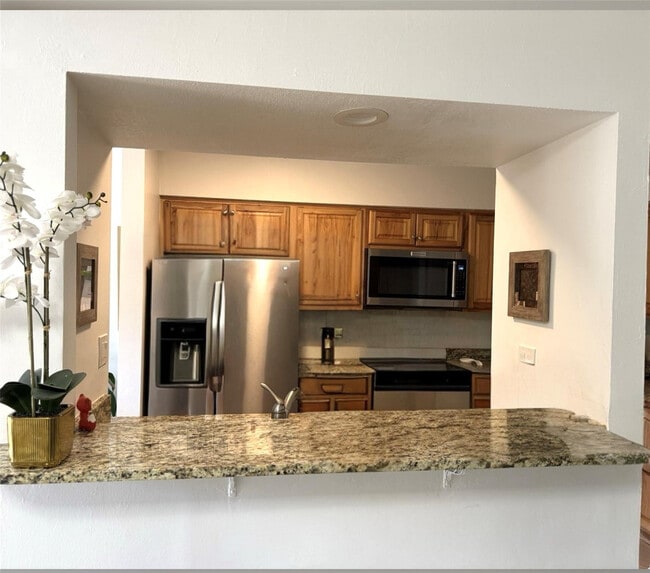 Building Photo - 8014 NW 15th Manor