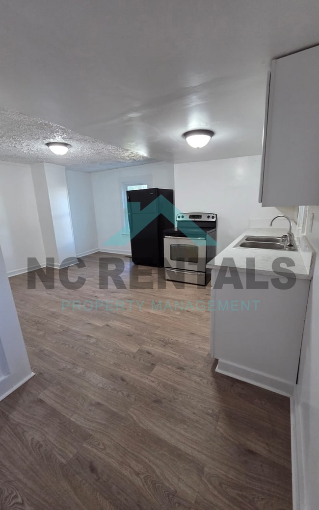 Building Photo - 715 3rd Ave