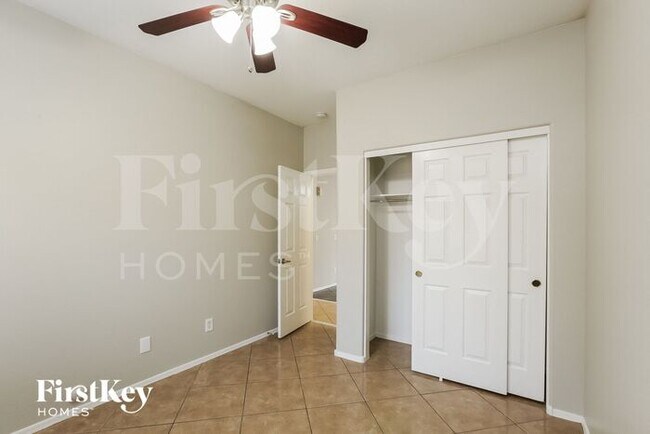 Building Photo - 5616 S 55th Ln