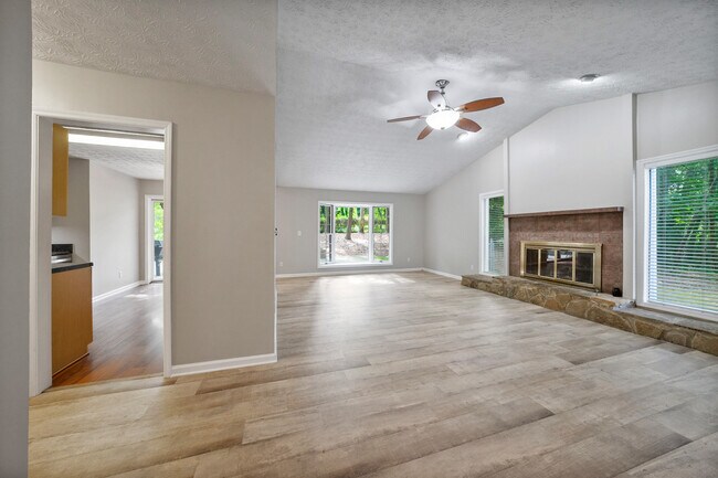 Building Photo - 170 Cedar Trace