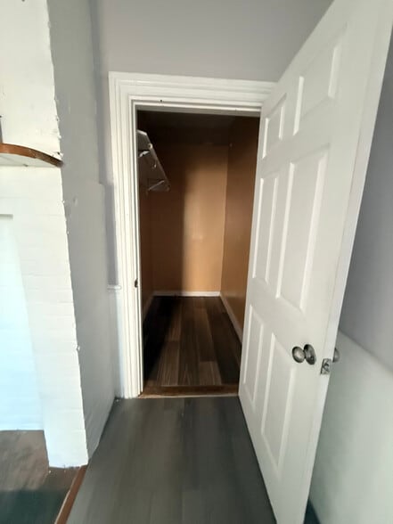 Building Photo - 293 Point St