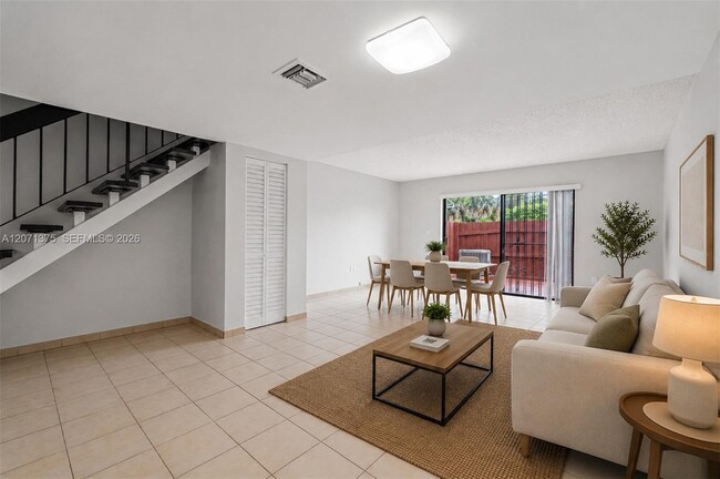 Building Photo - 319 NW 109th Ave