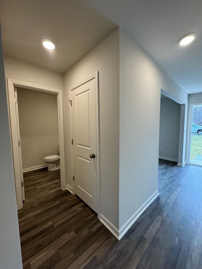 Building Photo - Newer 4BR 2.5BA Home!
