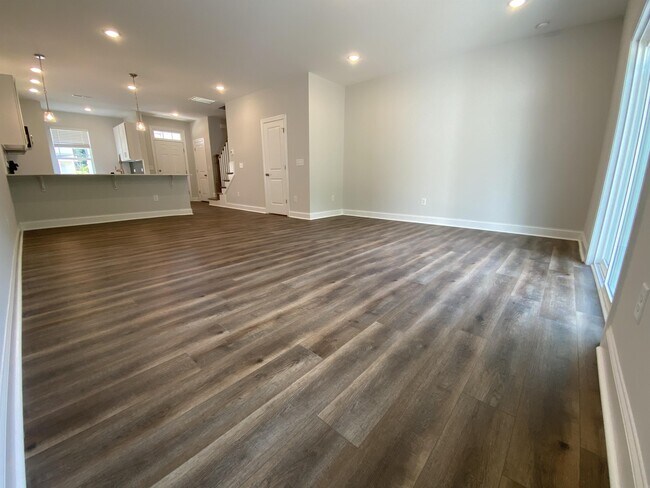 Building Photo - 339 Old Grove Ln