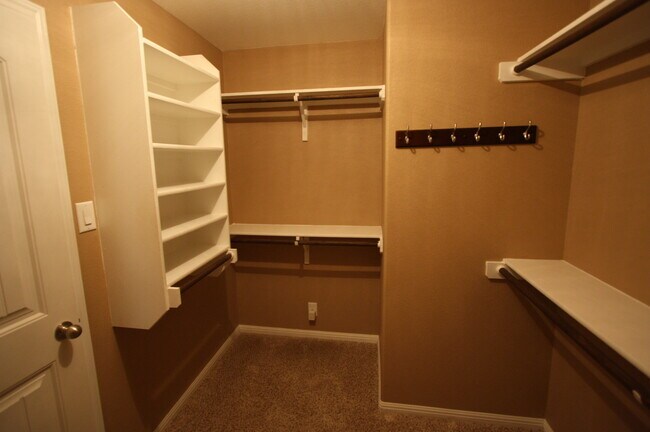 Building Photo - 13905 Turkey Hollow Trail
