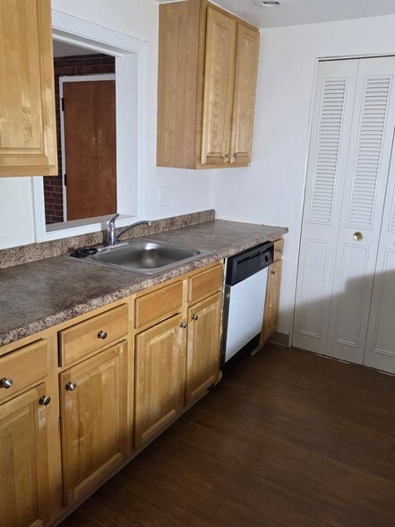 Building Photo - 26 Greentree Ln
