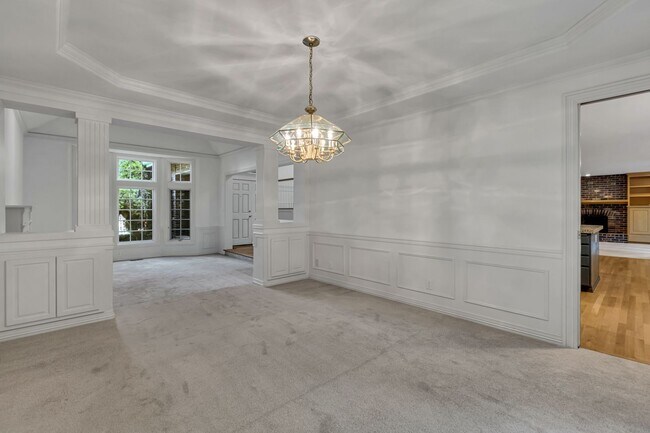 Building Photo - 16323 NE 50th Way