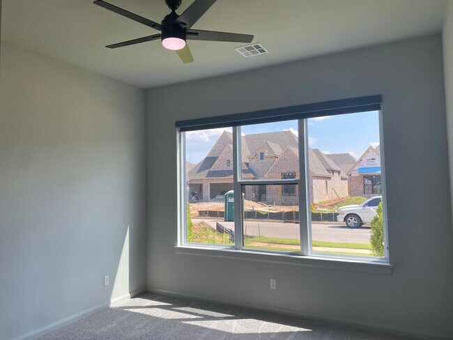 Building Photo - Beautiful contemporary 2-story home with 3 bedrooms and 2 bathrooms in Addison Creek.