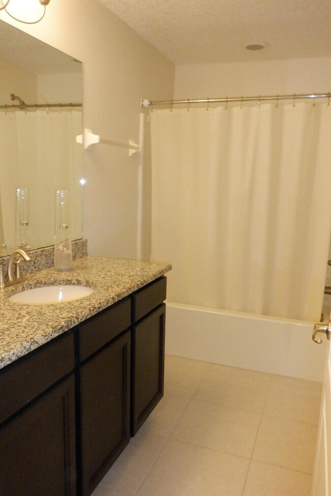 Building Photo - 91 Redondo Dr