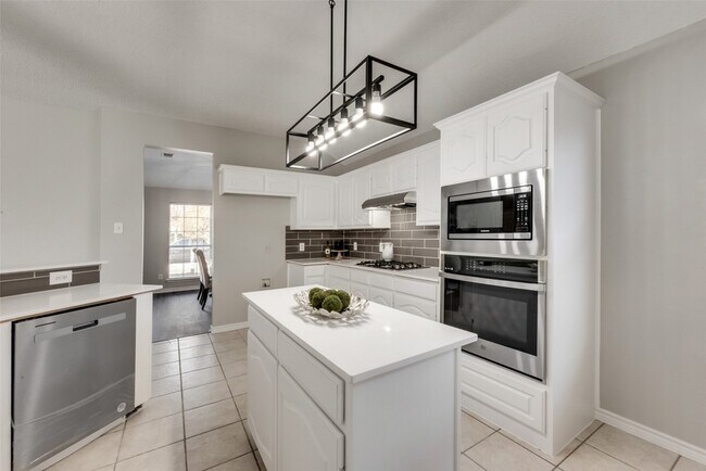 Building Photo - 5509 Fruitwood Dr