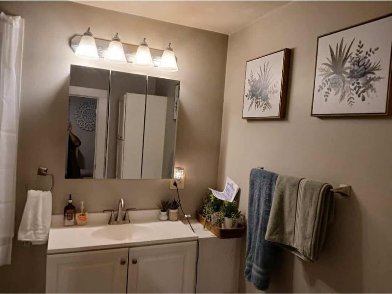 Building Photo - 28 1/2 Grove St