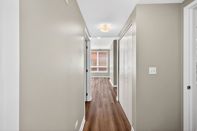Building Photo - 1151 W Washington Blvd