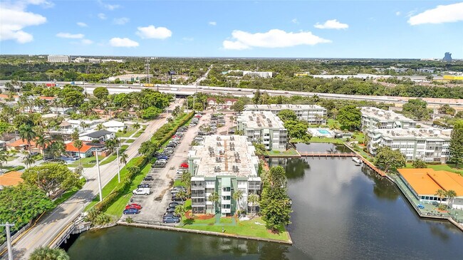 Building Photo - 2741 Taft St