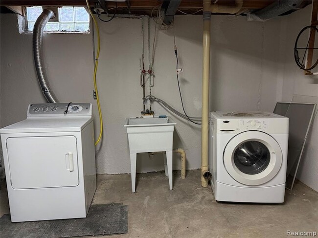 Building Photo - 2308 Kipling Dr