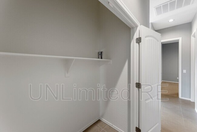 Building Photo - 6041 Livingston Loop