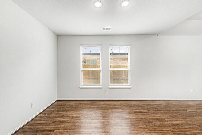 Building Photo - 209 Cambria Green Ln