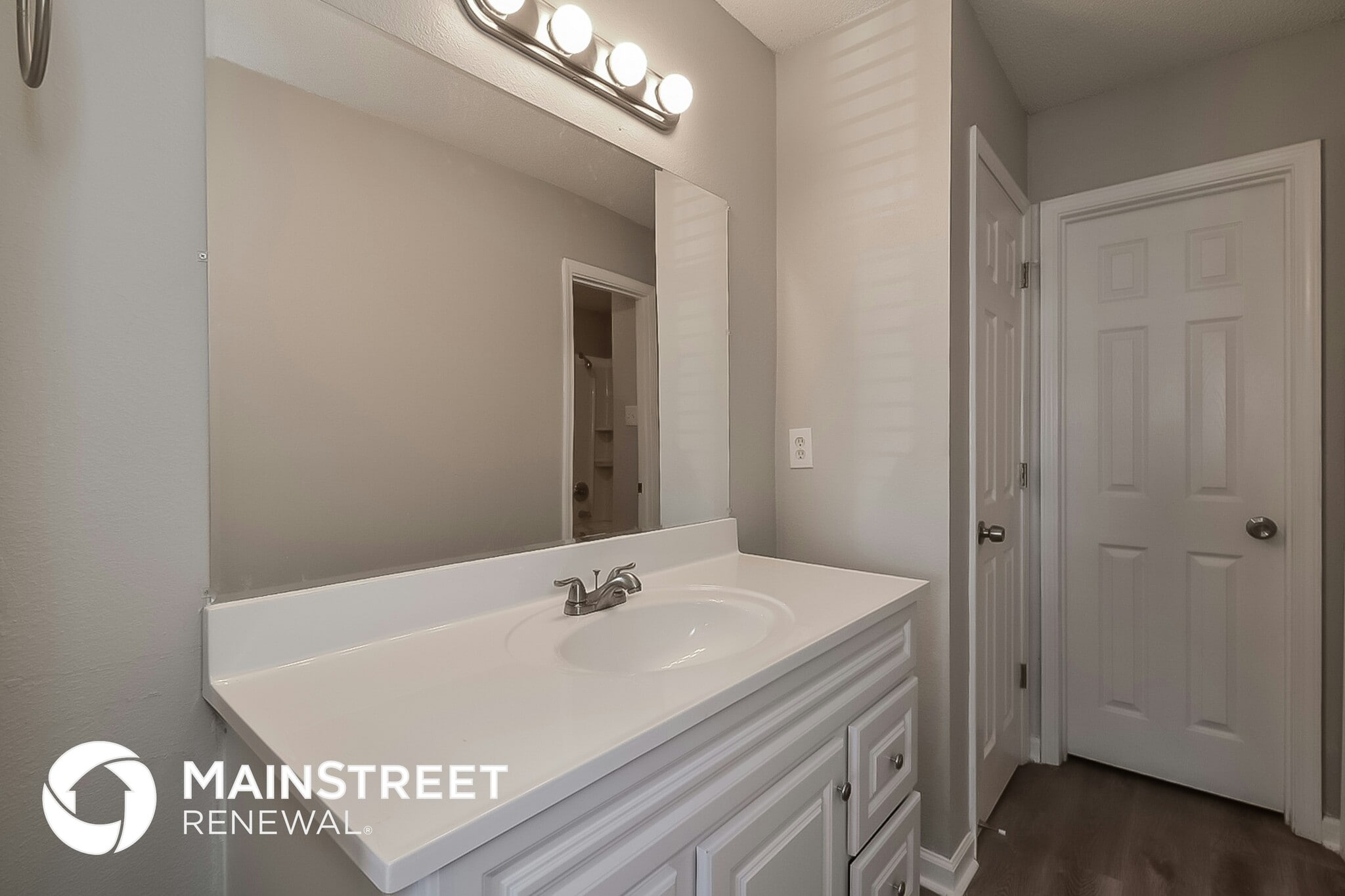 Building Photo - 4539 Longtree Ave