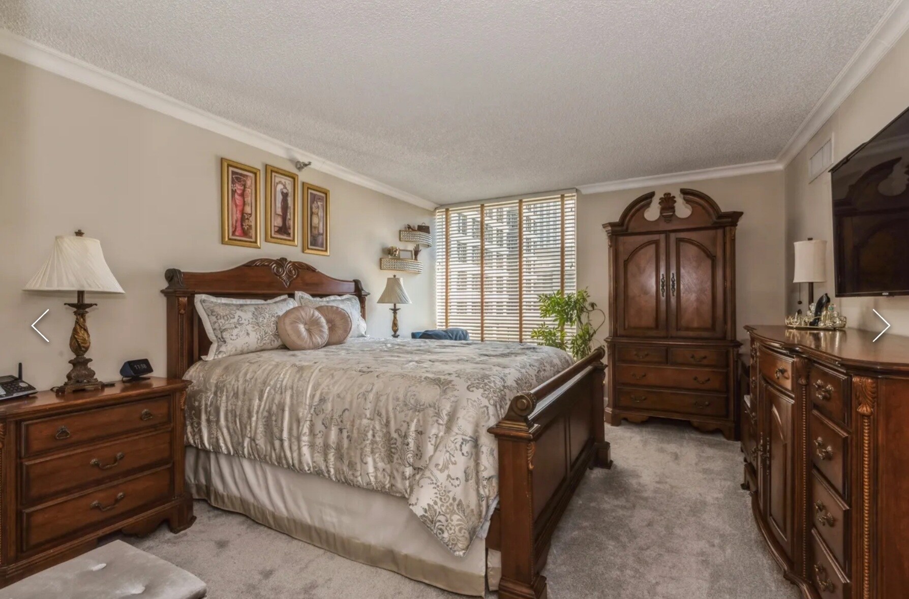 Bedroom - 200 N Dearborn St