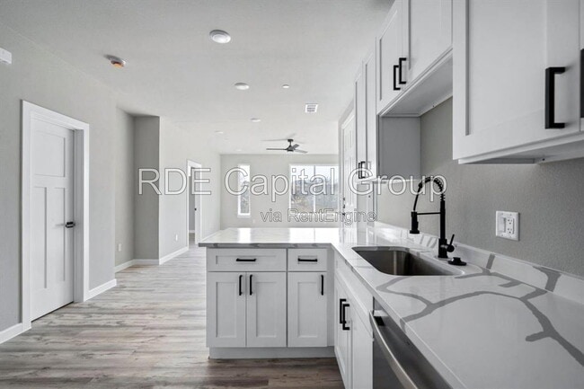 Building Photo - 948 S Corinth St Rd