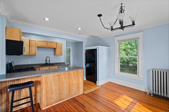 Building Photo - 809 Edgewood Ave