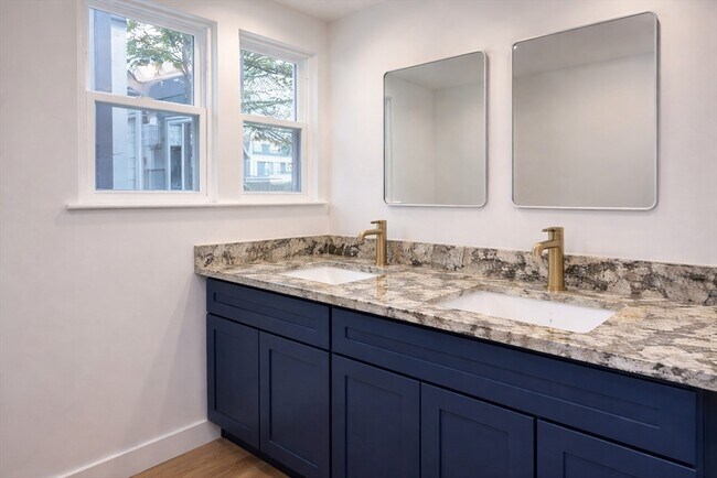 Building Photo - 29 Catherine St