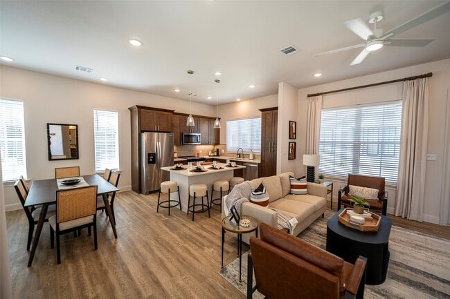 Building Photo - 15030 Sparrows Nest Ln