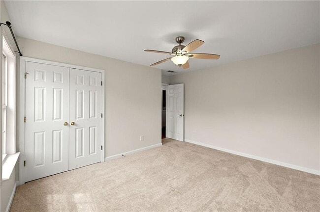 Building Photo - 10870 Brunson Dr