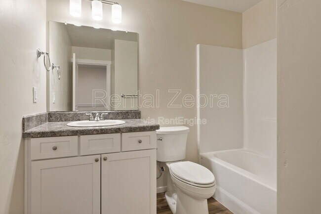 Building Photo - 1682 SW Salmon Ave