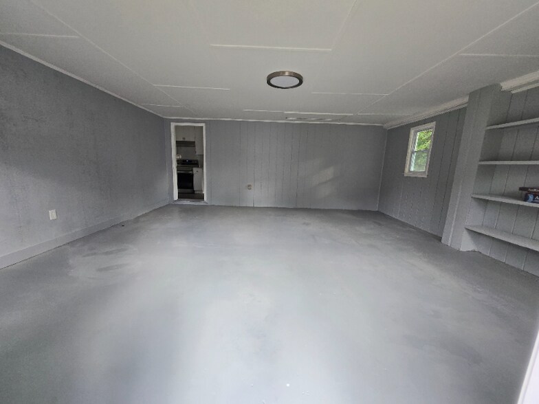 Building Photo - 4462 Bryant Dr SW